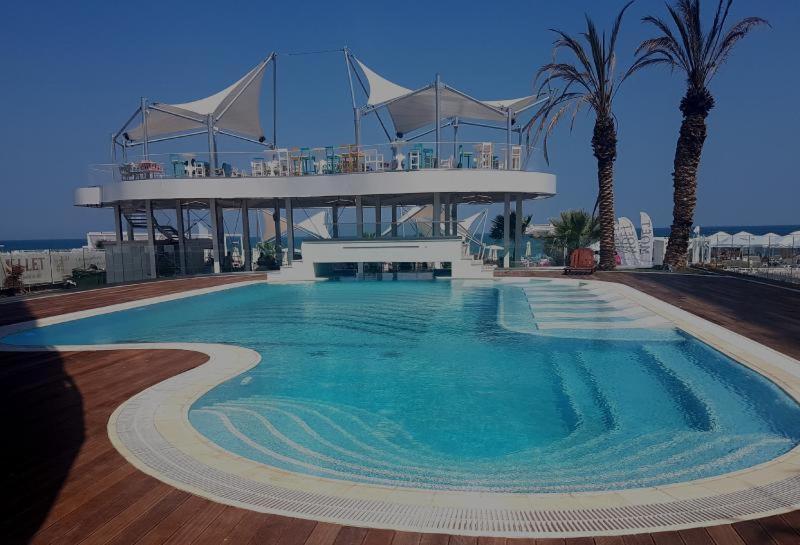 White Tower Mamaia Apartament Екстер'єр фото